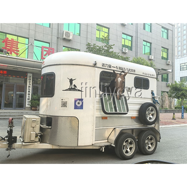 无锡运马车